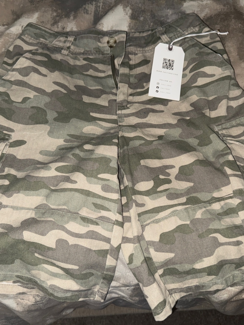 Women's Camo Cargo Shorts in Olive Green